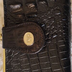 VTG Black Crocodile Simulated Embossed Wallet with Gold Accent